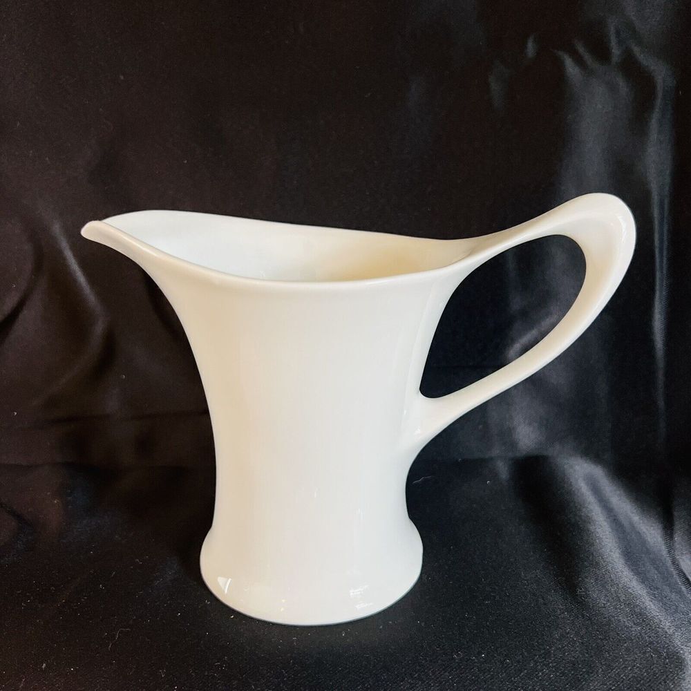 Vintage Hutschenreuther Selb Bavaria Cacilie Creamer All White Plain Germany